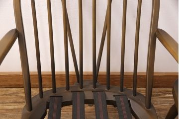 中古　美品　ERCOL(アーコール)　カントリーやナチュラルスタイルにぴったりな1人掛けソファ+オットマンセット(アームチェア、一人掛けソファ)(R-052704)