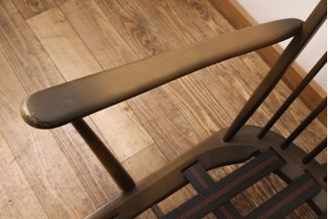 中古　美品　ERCOL(アーコール)　カントリーやナチュラルスタイルにぴったりな1人掛けソファ+オットマンセット(アームチェア、一人掛けソファ)(R-052704)