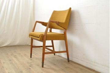 北欧ビンテージ　温かみのある色合いがナチュラルな空間づくりにぴったりなアームチェア(椅子、ダイニングチェア、ヴィンテージ)(R-052706)