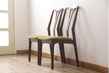 北欧ビンテージ　シンプルなつくりで取り入れやすいダイニングチェア2脚セット(椅子、ヴィンテージ)(R-052707)