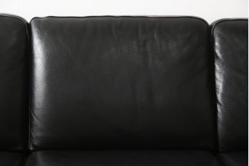 中古　美品　IDC大塚家具　L/S　LUXE-01(エルエス リュクス)　重厚感のある本革3人掛けソファ(定価約63万円)(三人掛けソファ、3P)(R-052708)