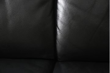 中古　美品　IDC大塚家具　L/S　LUXE-01(エルエス リュクス)　重厚感のある本革3人掛けソファ(定価約63万円)(三人掛けソファ、3P)(R-052708)