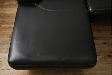 中古　美品　IDC大塚家具　L/S　LUXE-01(エルエス リュクス)　重厚感のある本革3人掛けソファ(定価約63万円)(三人掛けソファ、3P)(R-052708)