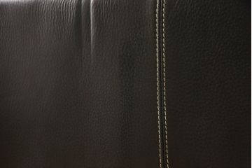 中古　美品　IDC大塚家具　L/S　LUXE-01(エルエス リュクス)　重厚感のある本革3人掛けソファ(定価約63万円)(三人掛けソファ、3P)(R-052708)