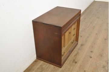 和製アンティーク　上手物　指物工芸家具　総栓材　明るい木色と深みのある木色のコントラストが映えるシャッター収納棚(蛇腹、小引き出し)(R-052712)