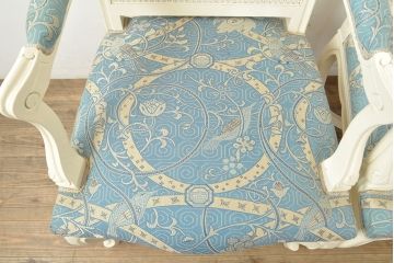 中古　フランス高級輸入家具　爽やかな色合いが美しいラタンバックアームチェア2脚セット(ダイニングチェア、椅子)(2脚定価 約40万円)(R-052716)