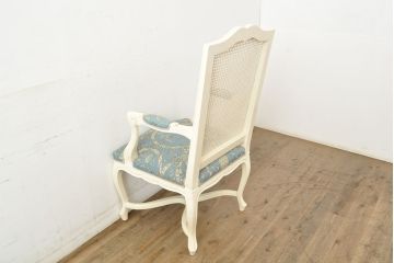 中古　フランス高級輸入家具　爽やかな色合いが美しいラタンバックアームチェア2脚セット(ダイニングチェア、椅子)(2脚定価 約40万円)(R-052716)