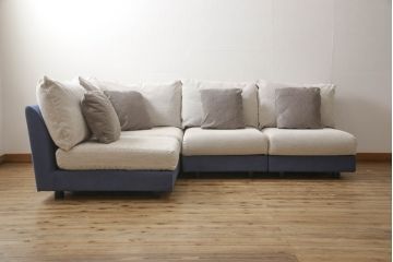中古　arflex(アルフレックス)　A SOFA(エー・ソファ)　涼しげな色合いが爽やかさを醸し出す4人掛けソファ(四人掛けソファ)(定価約80万円)(R-052717)
