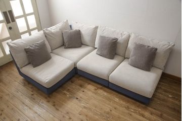 中古　arflex(アルフレックス)　A SOFA(エー・ソファ)　涼しげな色合いが爽やかさを醸し出す4人掛けソファ(四人掛けソファ)(定価約80万円)(R-052717)