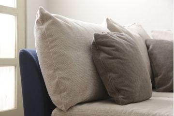 中古　arflex(アルフレックス)　A SOFA(エー・ソファ)　涼しげな色合いが爽やかさを醸し出す4人掛けソファ(四人掛けソファ)(定価約80万円)(R-052717)