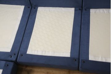 中古　arflex(アルフレックス)　A SOFA(エー・ソファ)　涼しげな色合いが爽やかさを醸し出す4人掛けソファ(四人掛けソファ)(定価約80万円)(R-052717)