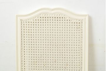 中古　フランス高級輸入家具　爽やかな色合いが美しいラタンバックチェア4脚セット(ダイニングチェア、椅子)(1脚定価 約12万円)(R-052719)