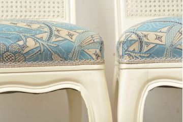 中古　フランス高級輸入家具　爽やかな色合いが美しいラタンバックチェア4脚セット(ダイニングチェア、椅子)(1脚定価 約12万円)(R-052719)