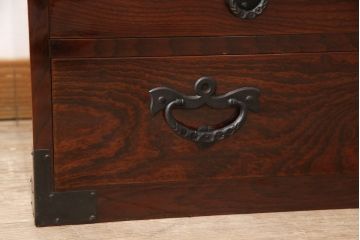 中古　特注品　木地呂塗り　珍しいデザインと漆の美しさが目を引く岩谷堂箪笥ローボード(テレビボード、引き出し、ローチェスト、たんす)(R-052724)