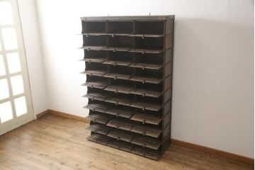 フランスアンティーク　最高レベルのお品　作り・デザイン共に素晴らしい、歴史を感じるロッカー(メタルキャビネット、ドロワー、チェスト、下駄箱、書類ケース、店舗什器)(R-052725)