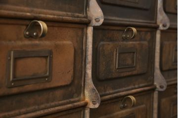 フランスアンティーク　最高レベルのお品　作り・デザイン共に素晴らしい、歴史を感じるロッカー(メタルキャビネット、ドロワー、チェスト、下駄箱、書類ケース、店舗什器)(R-052725)