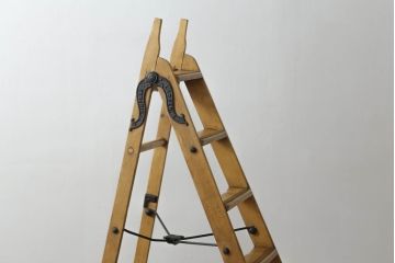 フランスアンティーク　パイン材　カントリーやナチュラルスタイルのディスプレイにおすすめな脚立(ステップ、踏み台)(R-052727)