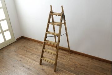 フランスアンティーク　パイン材　カントリーやナチュラルスタイルのディスプレイにおすすめな脚立(ステップ、踏み台)(R-052727)