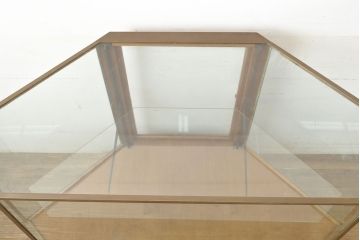 イギリスアンティーク　激レア!　高級品　HARRIS&SHELDON(ハリス シェルドン)社製　上品な佇まいが美しい、真鍮枠の六角形ガラスケース(ショーケース、店舗什器)(R-052728)