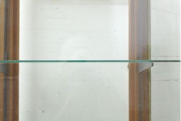 イギリスアンティーク　激レア!　高級品　HARRIS&SHELDON(ハリス シェルドン)社製　上品な佇まいが美しい、真鍮枠の六角形ガラスケース(ショーケース、店舗什器)(R-052728)