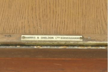 イギリスアンティーク　激レア!　高級品　HARRIS&SHELDON(ハリス シェルドン)社製　上品な佇まいが美しい、真鍮枠の六角形ガラスケース(ショーケース、店舗什器)(R-052728)