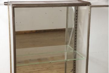 フランスアンティーク　インダストリアル　メタルフレームが無骨でかっこいいガラスケース(ショーケース、収納棚、飾り棚、キャビネット)(R-052731)
