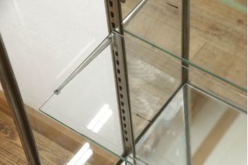 フランスアンティーク　インダストリアル　メタルフレームが無骨でかっこいいガラスケース(ショーケース、収納棚、飾り棚、キャビネット)(R-052731)