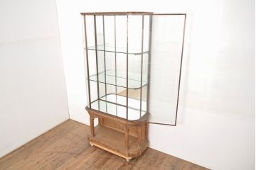 フランスビンテージ　激レアデザイン!　Rガラス　真鍮枠　品のある佇まいが目を引く縦型ガラスケース(ショーケース、収納棚、飾り棚、キャビネット、ヴィンテージ、曲げガラス)(R-052732)