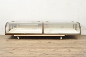 フランスアンティーク　激レアデザイン!　真鍮枠がおしゃれなRガラス卓上ショーケース(ガラスケース、店舗什器)(R-052733)