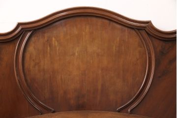 アンティーク家具　最高級　フランス　マホガニー材　落ち着きのある色合いと素晴らしい彫刻がクラシカルな雰囲気を高めるベッドフレーム(セミダブル)(R-052735)