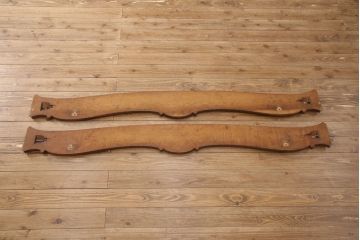 アンティーク家具　最高級　フランス　マホガニー材　落ち着きのある色合いと素晴らしい彫刻がクラシカルな雰囲気を高めるベッドフレーム(セミダブル)(R-052735)