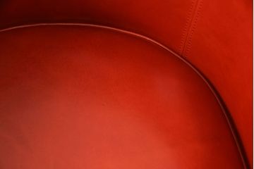 中古　極美品　上質　MASCHERONI(マスケローニ)　艶やかな本革が高級感漂うパーソナルチェア(定価約80万円)(アームチェア、回転チェア、ラウンジチェア)(R-052745)