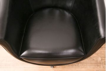 中古　極美品　上質　MASCHERONI(マスケローニ)　艶やかな本革が高級感漂うパーソナルチェア(定価約80万円)(アームチェア、回転チェア、ラウンジチェア)(R-052746)
