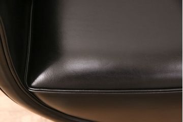 中古　極美品　上質　MASCHERONI(マスケローニ)　艶やかな本革が高級感漂うパーソナルチェア(定価約80万円)(アームチェア、回転チェア、ラウンジチェア)(R-052746)