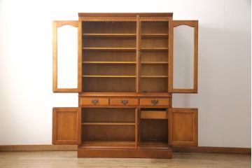 中古　横浜ダニエル(daniel)　A-203　優雅な佇まいが上品なチャイナキャビネット(定価約84万円)(食器棚、収納棚)(R-052748)