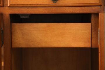 中古　横浜ダニエル(daniel)　A-203　優雅な佇まいが上品なチャイナキャビネット(定価約84万円)(食器棚、収納棚)(R-052748)