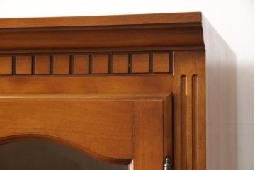 中古　横浜ダニエル(daniel)　A-203　優雅な佇まいが上品なチャイナキャビネット(定価約84万円)(食器棚、収納棚)(R-052748)