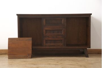 中古　松本民芸家具　直線的なデザインがモダンなA型サイドボード(定価約35万円)(ローボード、収納棚、戸棚)(R-052753)