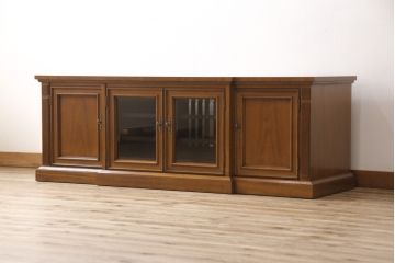 中古　美品　DREXEL HERITAGE(ドレクセルヘリテイジ)　FRANCESCA(フランチェスカ)シリーズ　上品な佇まいのテレビボード(テレビ台、ローボード、収納棚)(定価約98万円)(R-052754)
