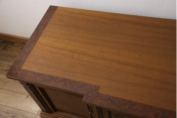 中古　美品　DREXEL HERITAGE(ドレクセルヘリテイジ)　FRANCESCA(フランチェスカ)シリーズ　上品な佇まいのテレビボード(テレビ台、ローボード、収納棚)(定価約98万円)(R-052754)
