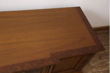 中古　美品　DREXEL HERITAGE(ドレクセルヘリテイジ)　FRANCESCA(フランチェスカ)シリーズ　上品な佇まいのテレビボード(テレビ台、ローボード、収納棚)(定価約98万円)(R-052754)