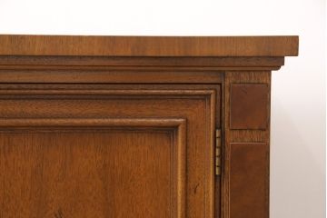 中古　美品　DREXEL HERITAGE(ドレクセルヘリテイジ)　FRANCESCA(フランチェスカ)シリーズ　上品な佇まいのテレビボード(テレビ台、ローボード、収納棚)(定価約98万円)(R-052754)
