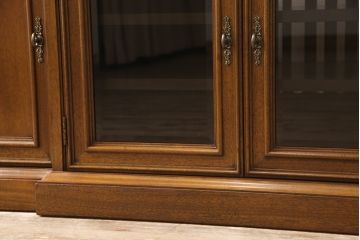 中古　美品　DREXEL HERITAGE(ドレクセルヘリテイジ)　FRANCESCA(フランチェスカ)シリーズ　上品な佇まいのテレビボード(テレビ台、ローボード、収納棚)(定価約98万円)(R-052754)