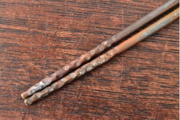 明治〜大正　色の綺麗な三足真鍮火鉢(唐金、手あぶり、火箸付)(R-052759)