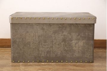 和製アンティーク　レア!　無骨なデザインが目を引くアルミ製の収納BOX(収納箱)(R-052770)