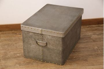 和製アンティーク　レア!　無骨なデザインが目を引くアルミ製の収納BOX(収納箱)(R-052770)