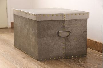和製アンティーク　レア!　無骨なデザインが目を引くアルミ製の収納BOX(収納箱)(R-052770)