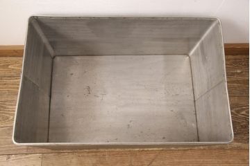 和製アンティーク　レア!　無骨なデザインが目を引くアルミ製の収納BOX(収納箱)(R-052770)