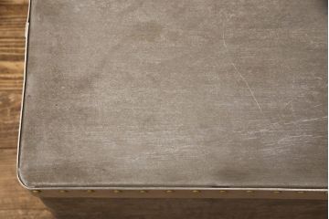 和製アンティーク　レア!　無骨なデザインが目を引くアルミ製の収納BOX(収納箱)(R-052770)