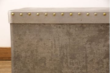 和製アンティーク　レア!　無骨なデザインが目を引くアルミ製の収納BOX(収納箱)(R-052770)